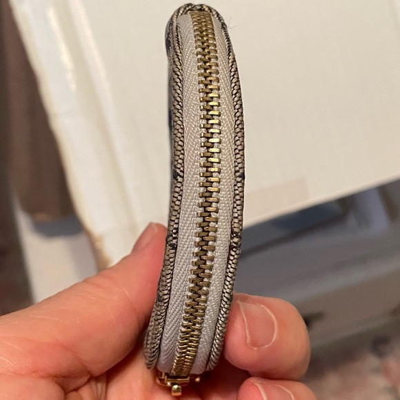 LV DENIM COIN PURSE - Picture 12 of 15